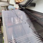 明石市のお客様邸　雹の災害でベランダの波板が破損。波板貼り替え工事